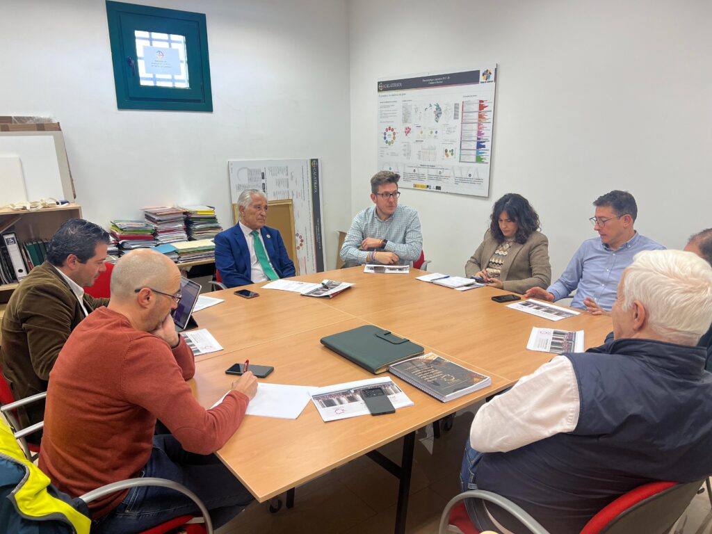 Los representantes de los municipios mantienen una reunión